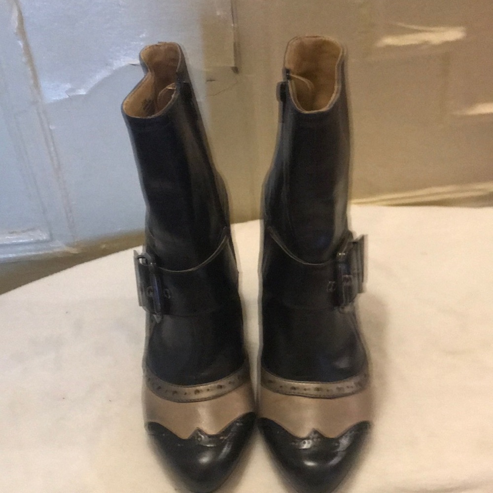 Sexy leather boots